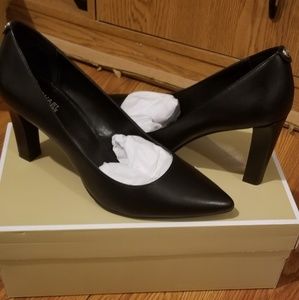 Michael Kors pumps